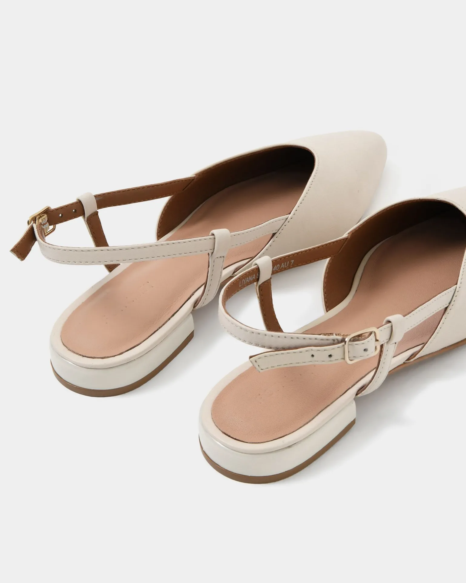 Liyana Leather Flat