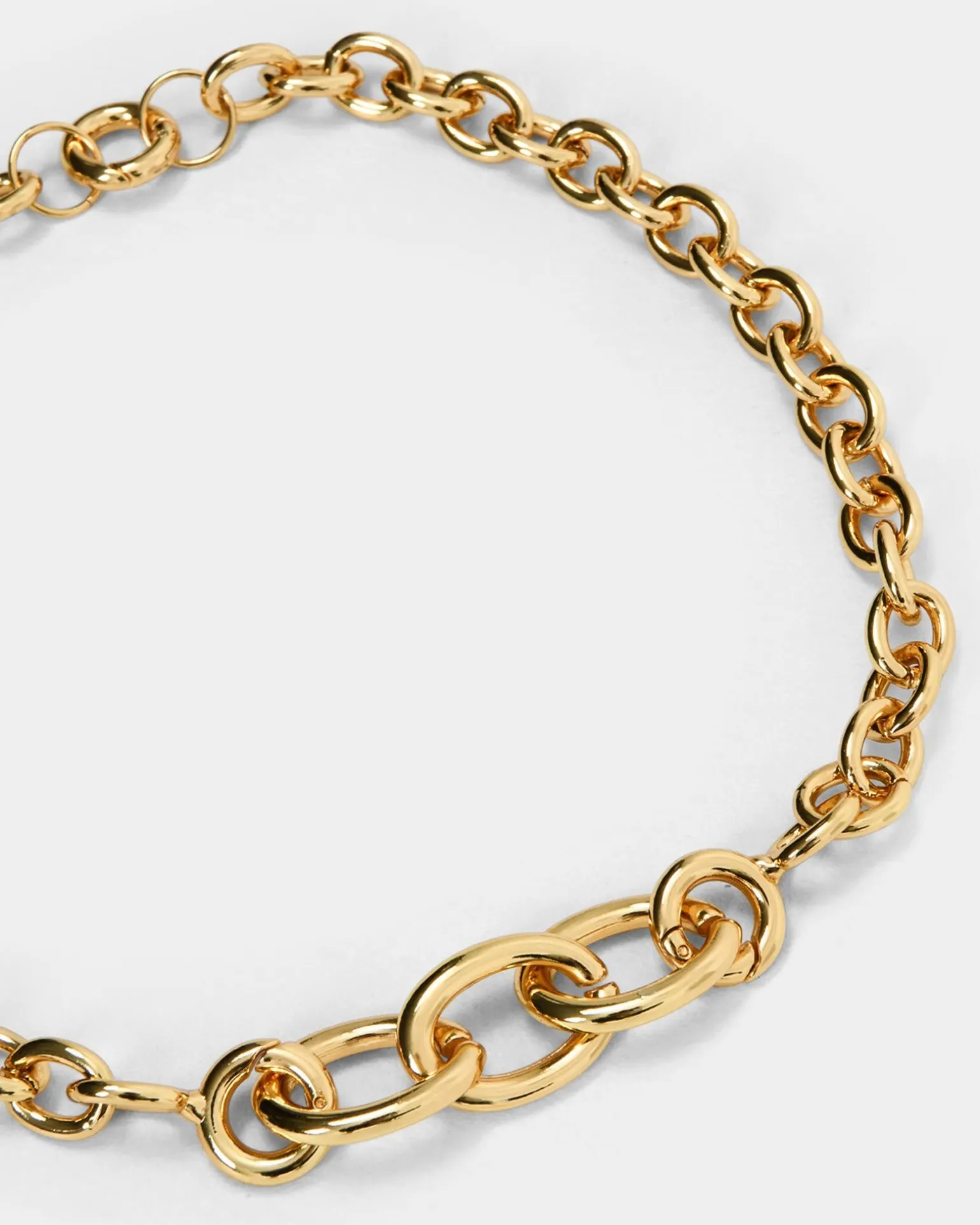 Witney Chain Necklace